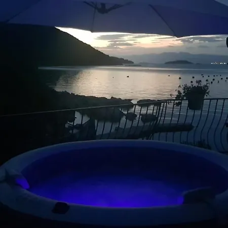 Private By The Sea Vila *