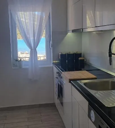 Private By The Sea Villa *